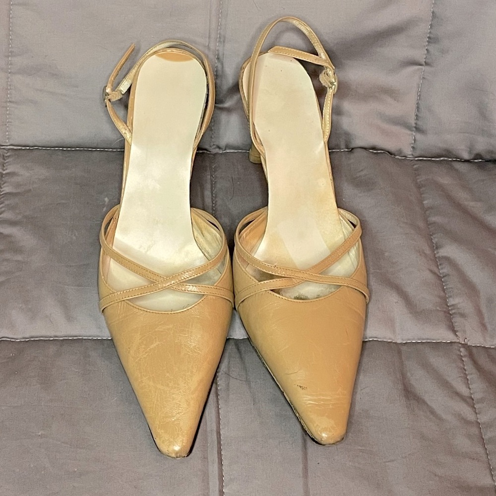Anne Klein low sling back heel.